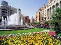     - Plaza del Ayuntamiento, Valencia, Spain