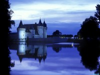     - Chateau Sully-Sur-Loire, Loiret, France