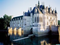     - Chenonceaux Castle, France