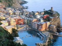     - Vernazza, Cinque Terre, Liguria, Italy